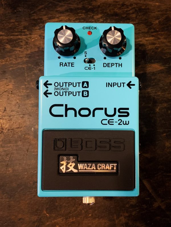 Boss CE-2W