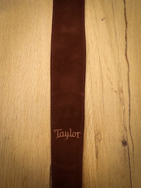 Taylor Embroidered Suede Chocolate Guitar Strap – Bild 2