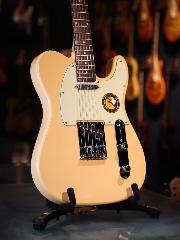 Sire Larry Carlton T3 Vintage White