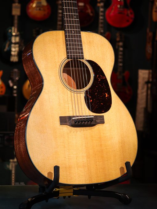 Martin OOO-18