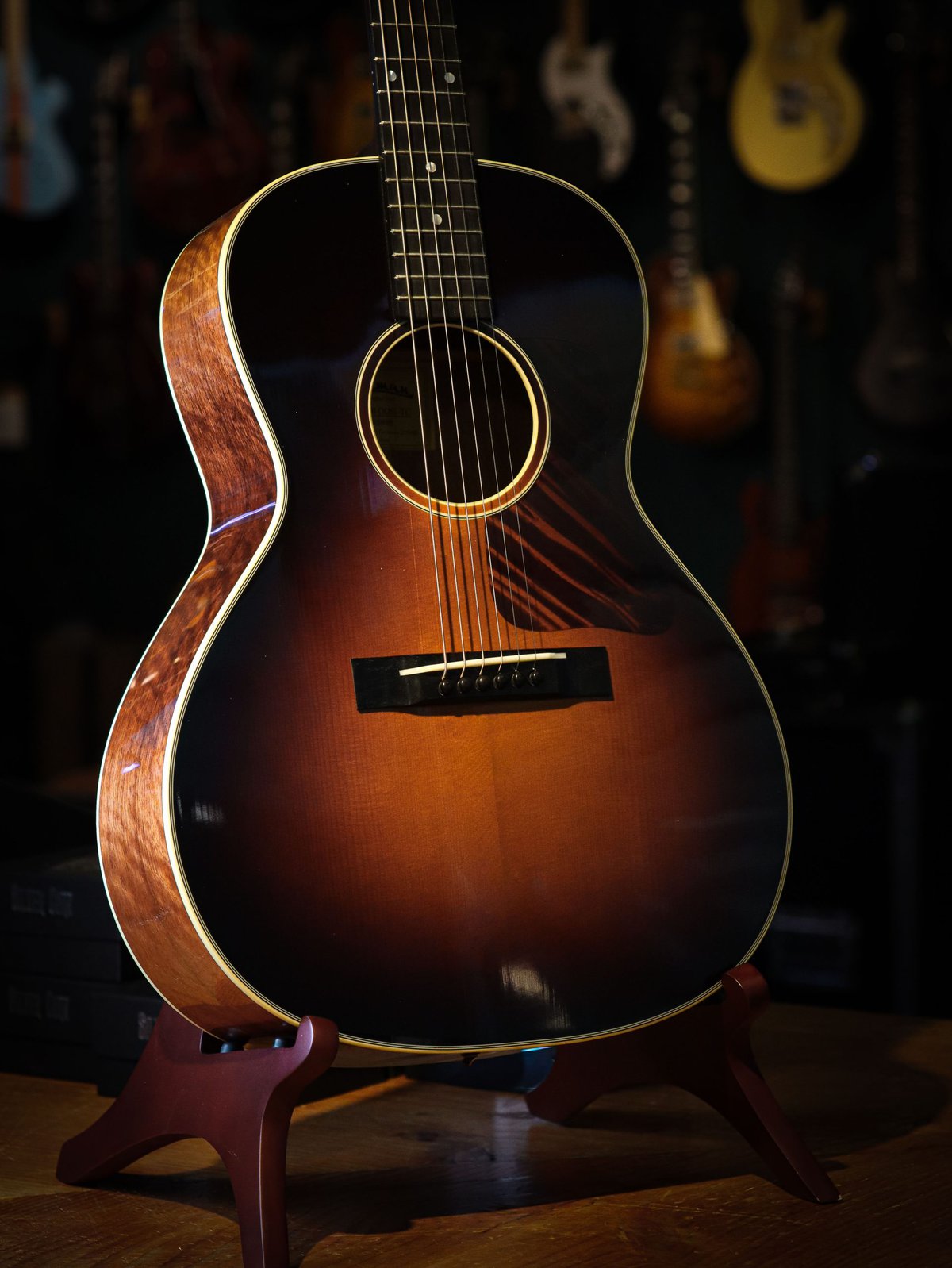 Eastman E10OO TC-SB