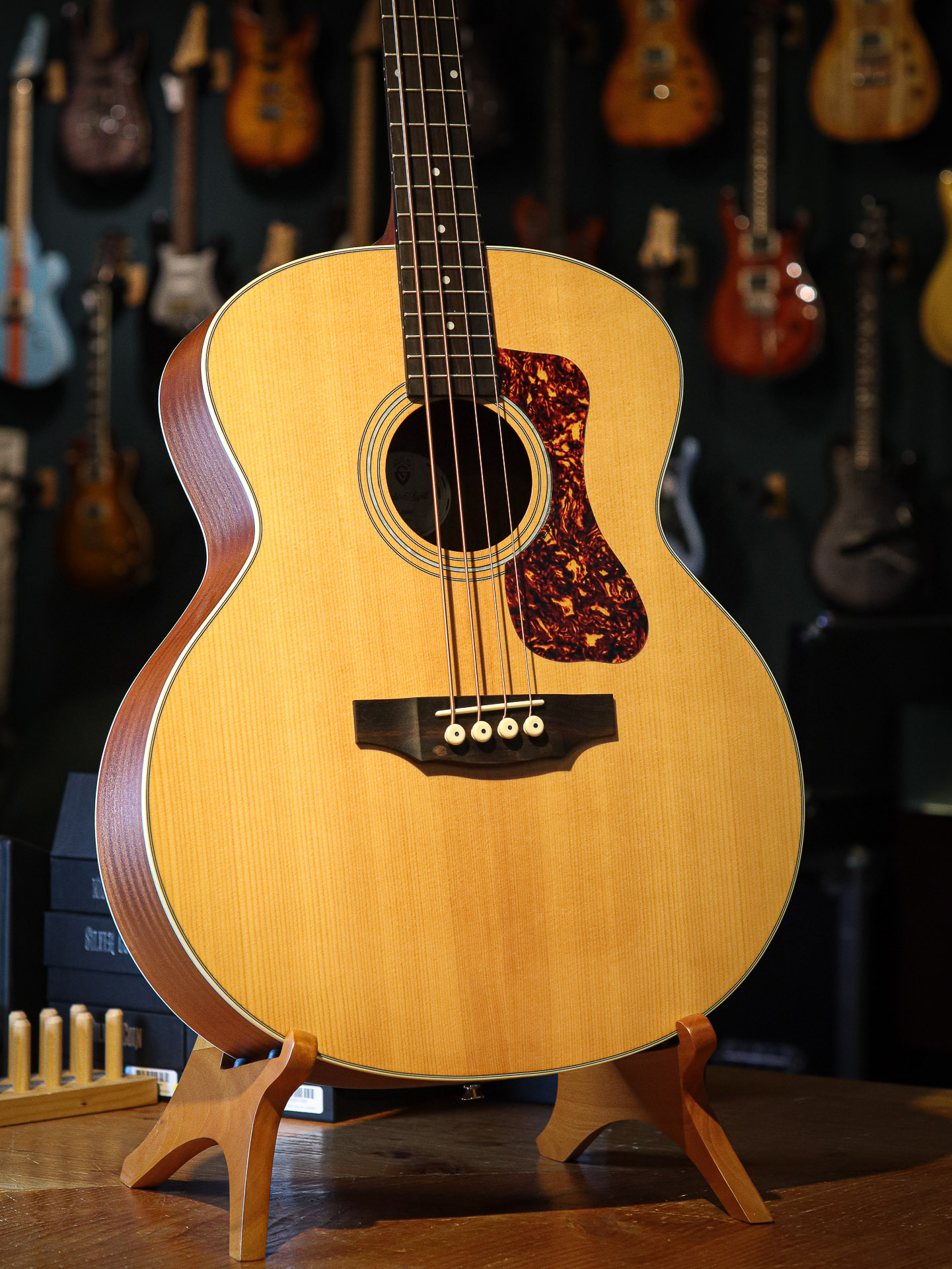 Guild B240E Pre-Owned