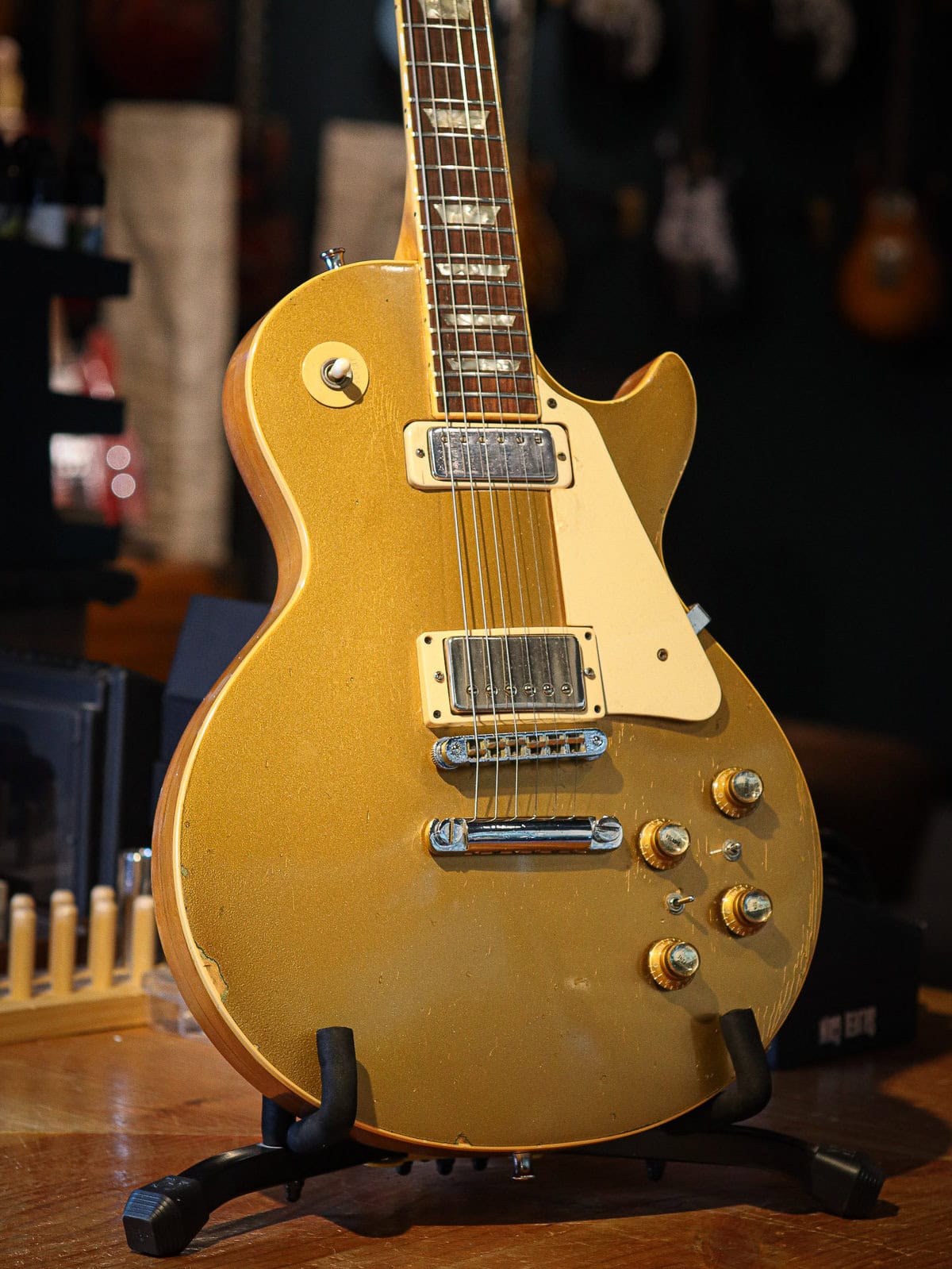 1975 Gibson Les Paul Deluxe Gold Top Pre-Owned