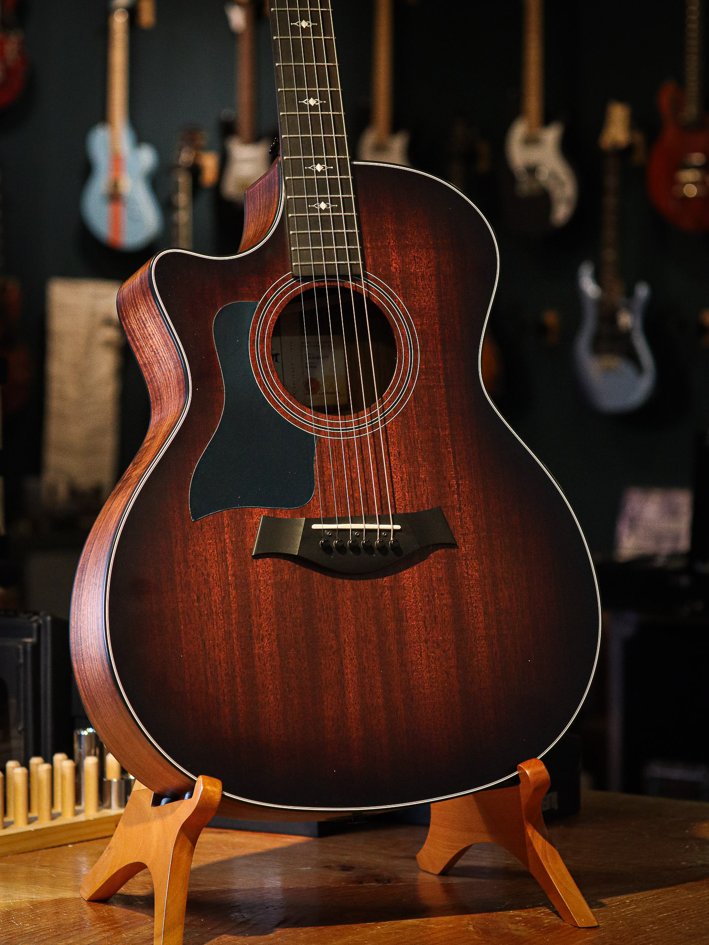 Taylor 324ce Lefty Pre-Owned