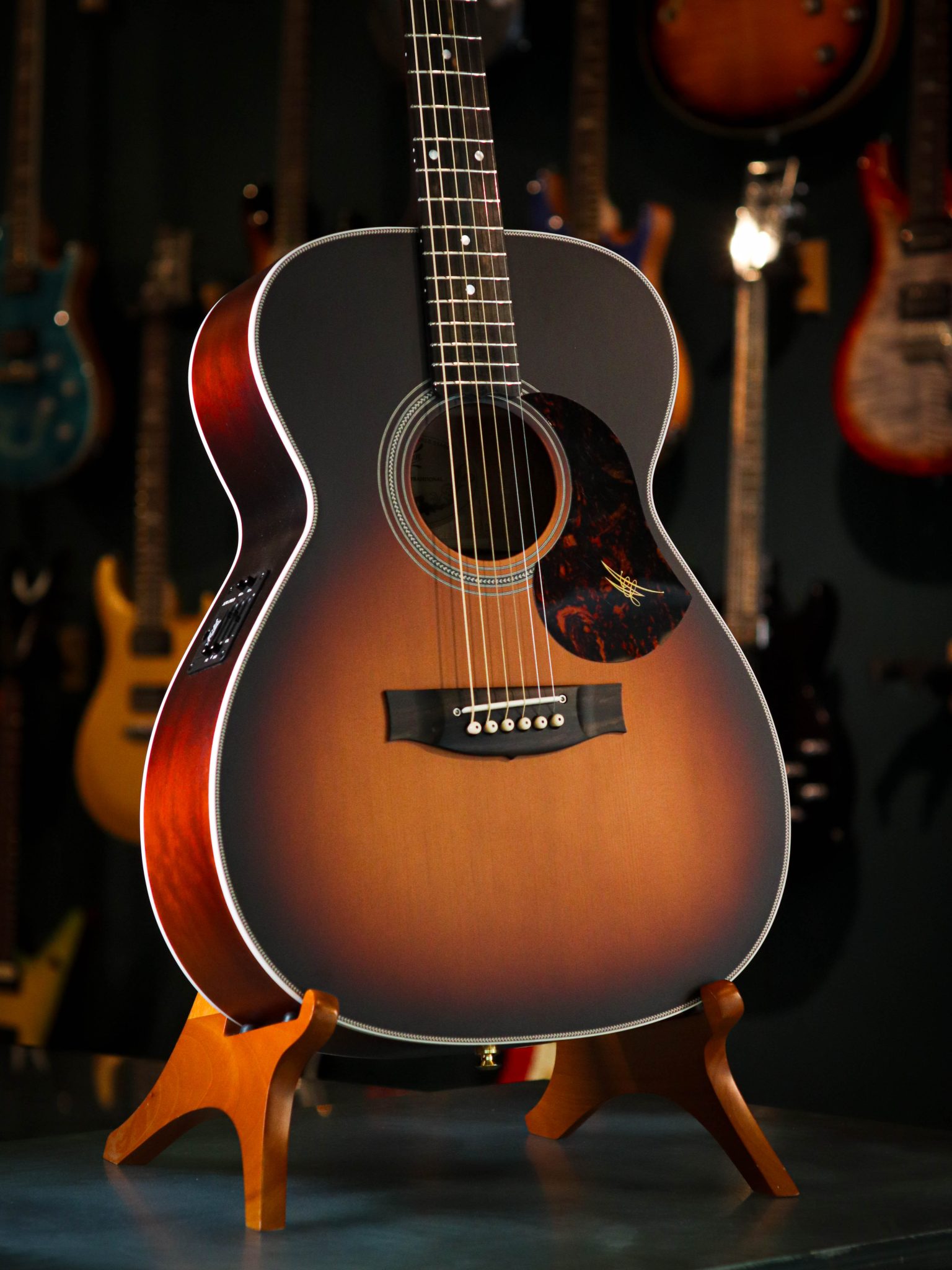Maton Troubadour Traditional Pre-Owned - Kauffmann's Guitar Store